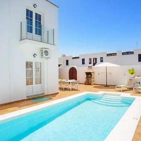 Laurona By * Puerto del Carmen (Lanzarote)